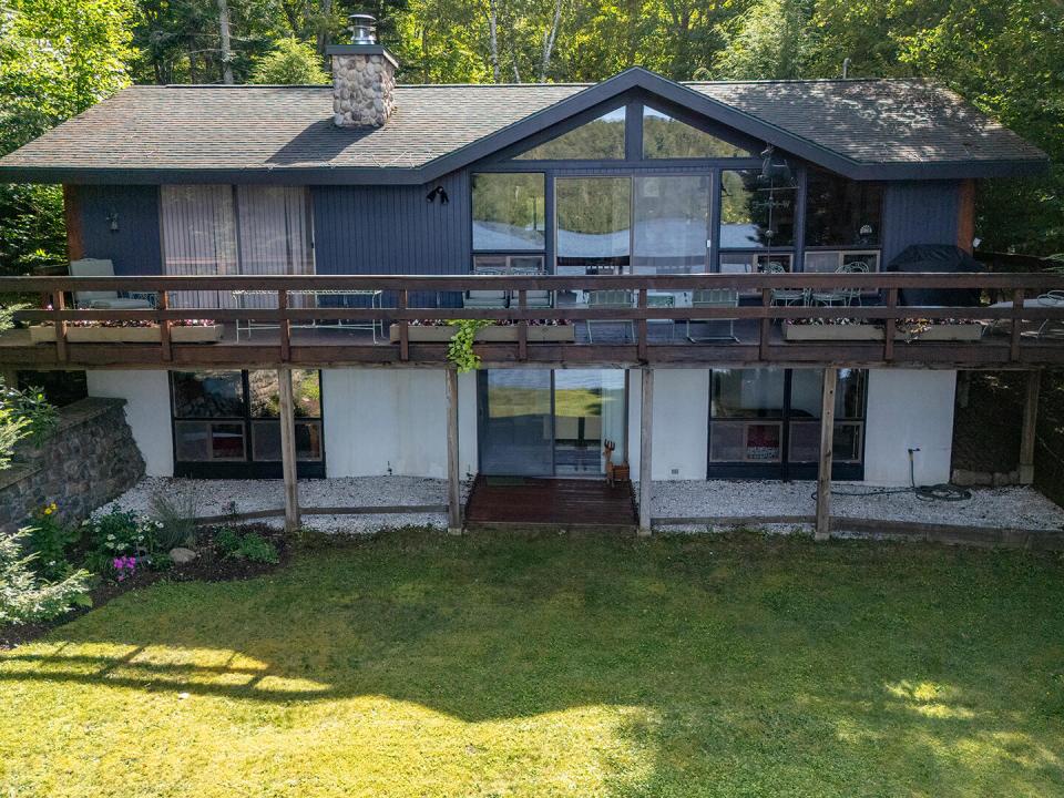 DearCrossingOnLakePlacid_A_Exterior_Back