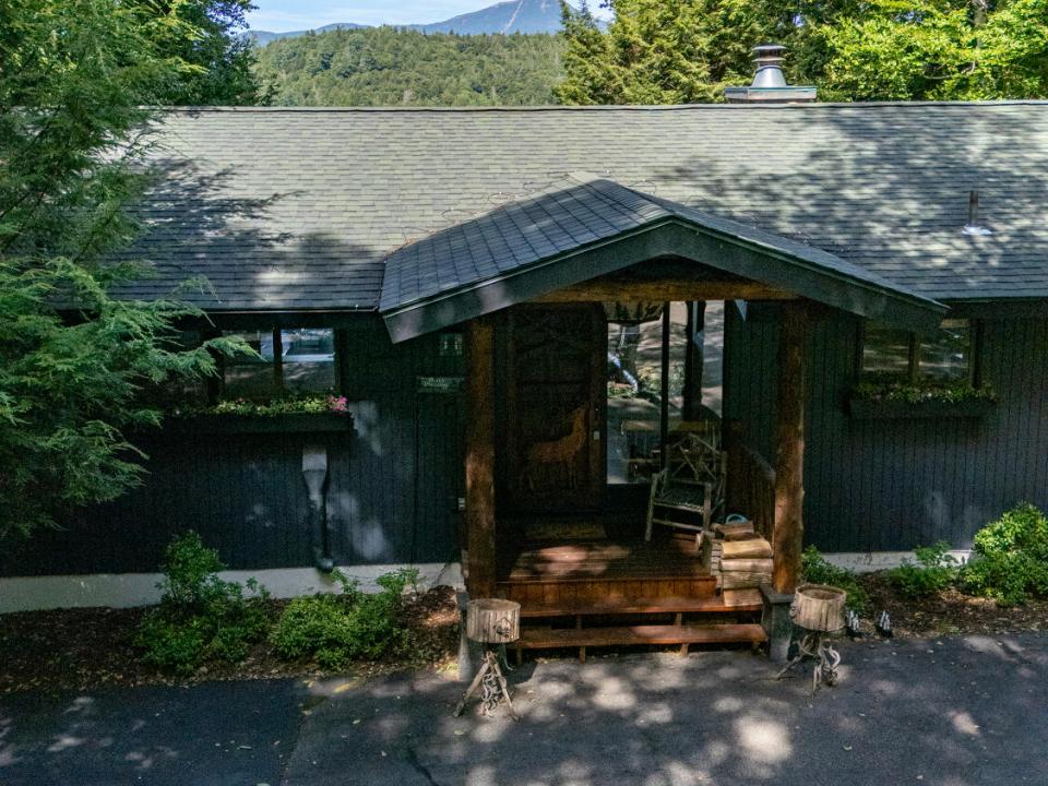 DearCrossingOnLakePlacid_A_Exterior_RS_V
