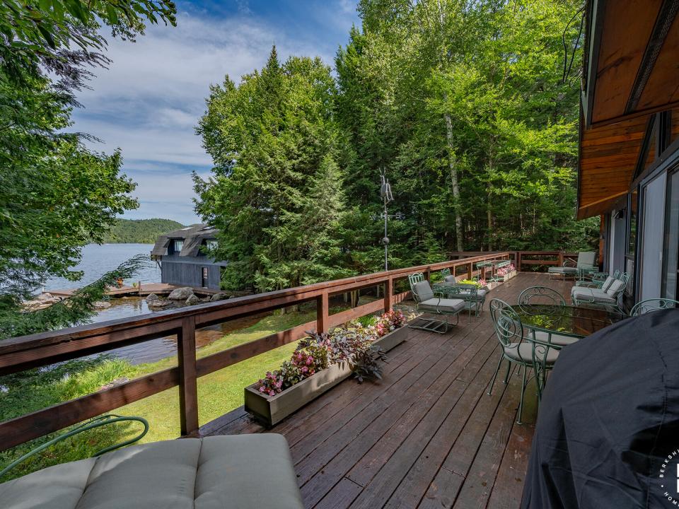 DearCrossingOnLakePlacid_Deck_L