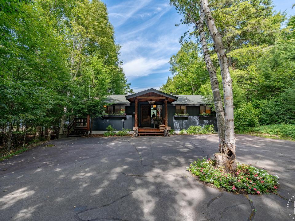 DearCrossingOnLakePlacid_Exterior_Front