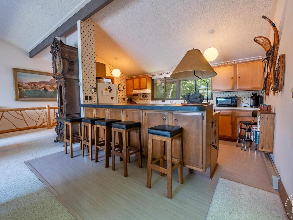 DearCrossingOnLakePlacid_Kitchen_Breakfa