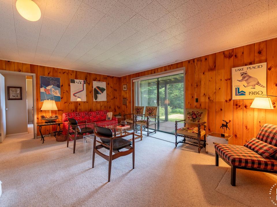 DearCrossingOnLakePlacid_LowerLevel_Den_