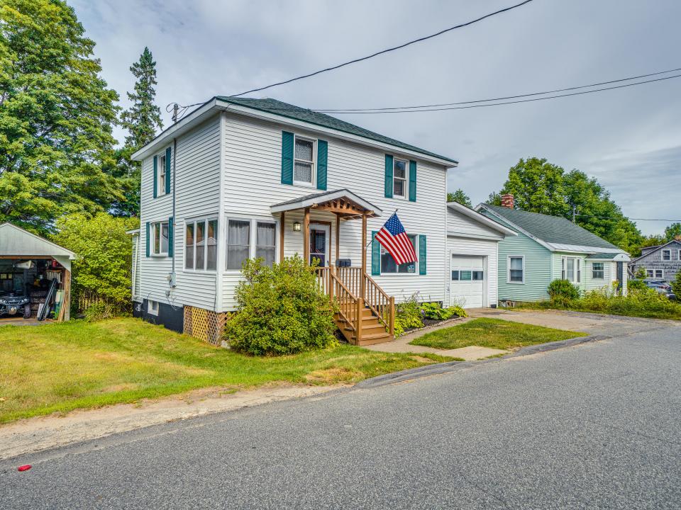 21 McLaughlin Ave-16