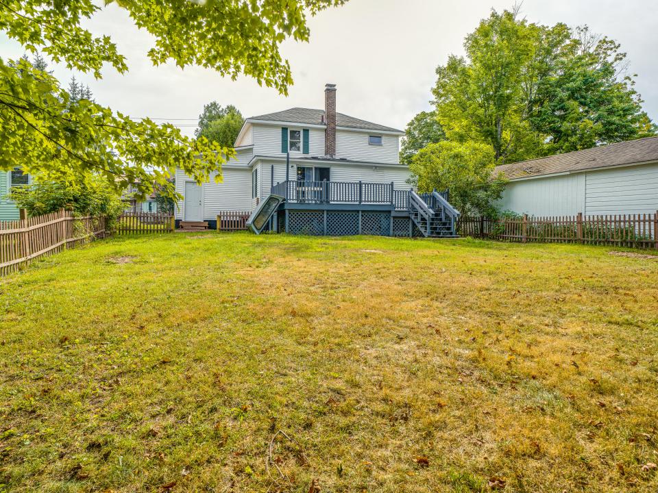 21 McLaughlin Ave-30