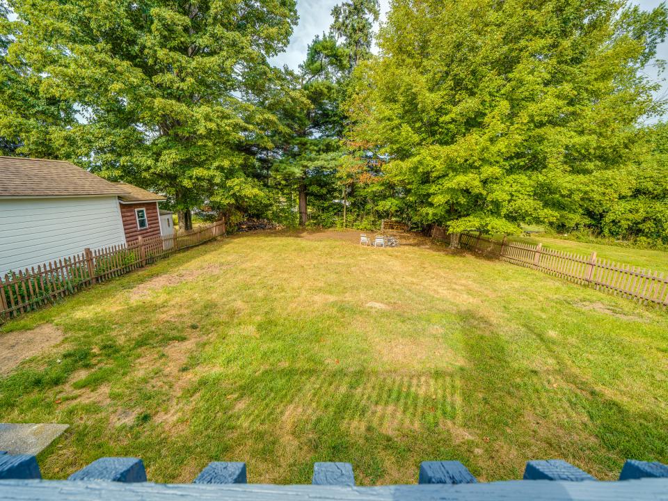 21 McLaughlin Ave-36