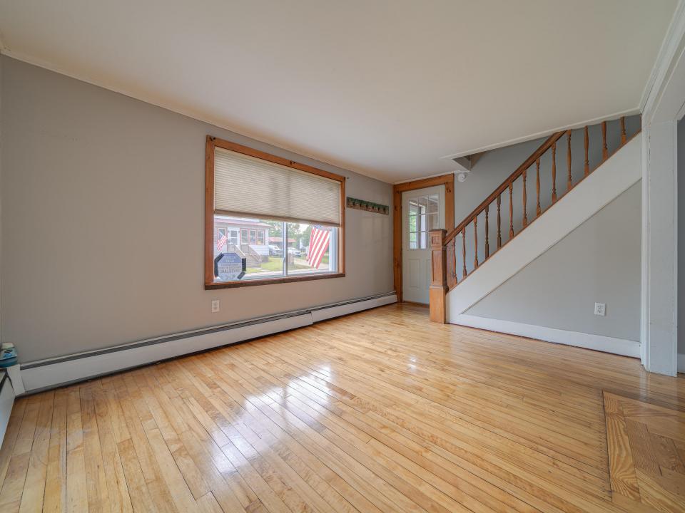 21 McLaughlin Ave-41