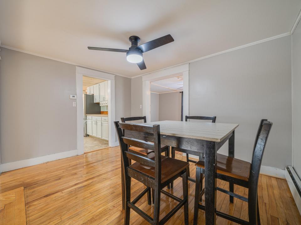 21 McLaughlin Ave-45