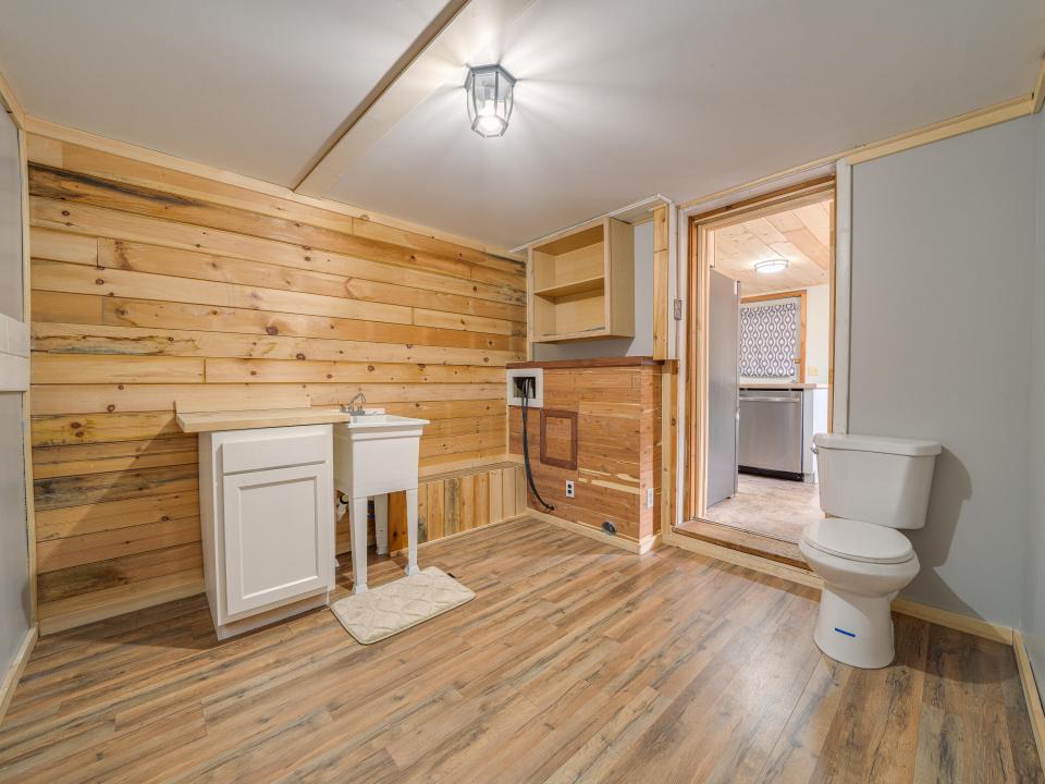 21 McLaughlin Ave-55