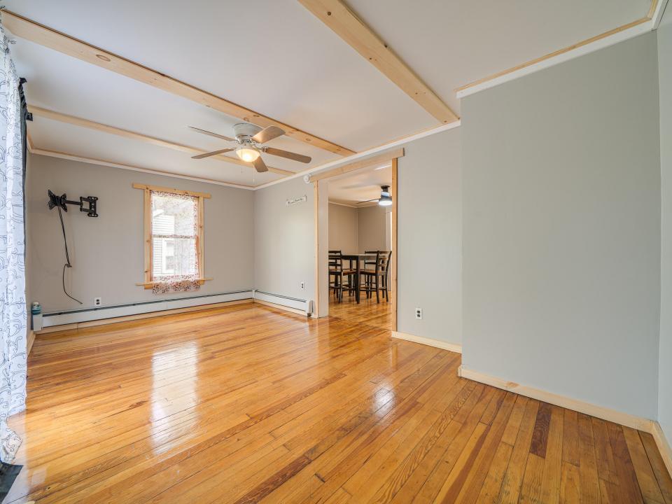 21 McLaughlin Ave-58