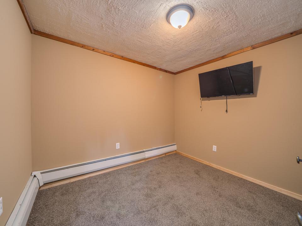 21 McLaughlin Ave-70