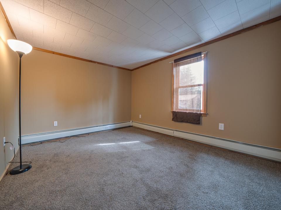 21 McLaughlin Ave-71