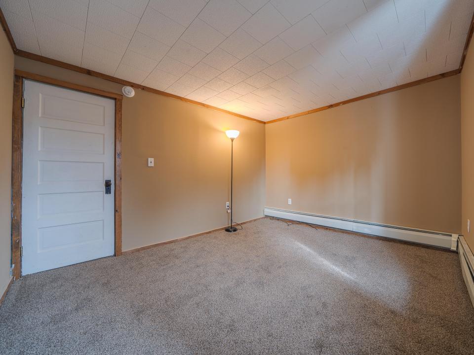 21 McLaughlin Ave-72