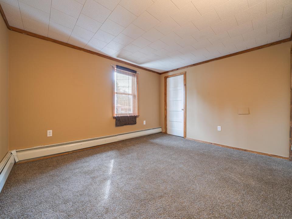 21 McLaughlin Ave-74