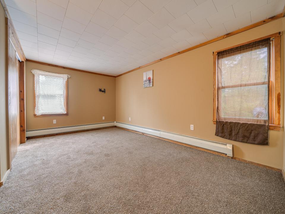 21 McLaughlin Ave-75