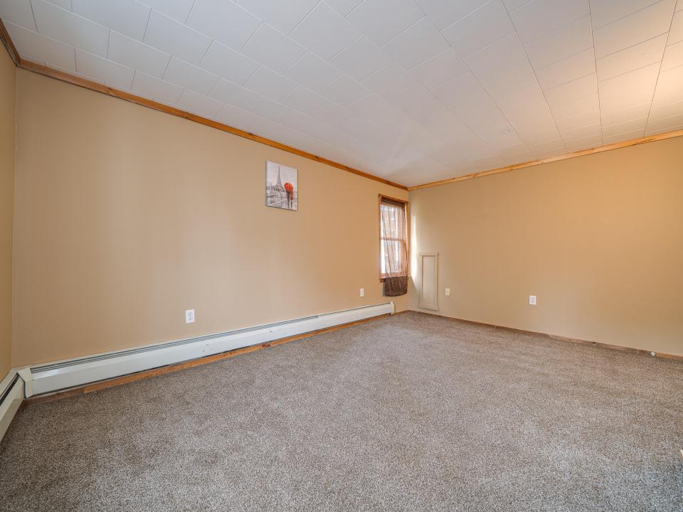 21 McLaughlin Ave-78