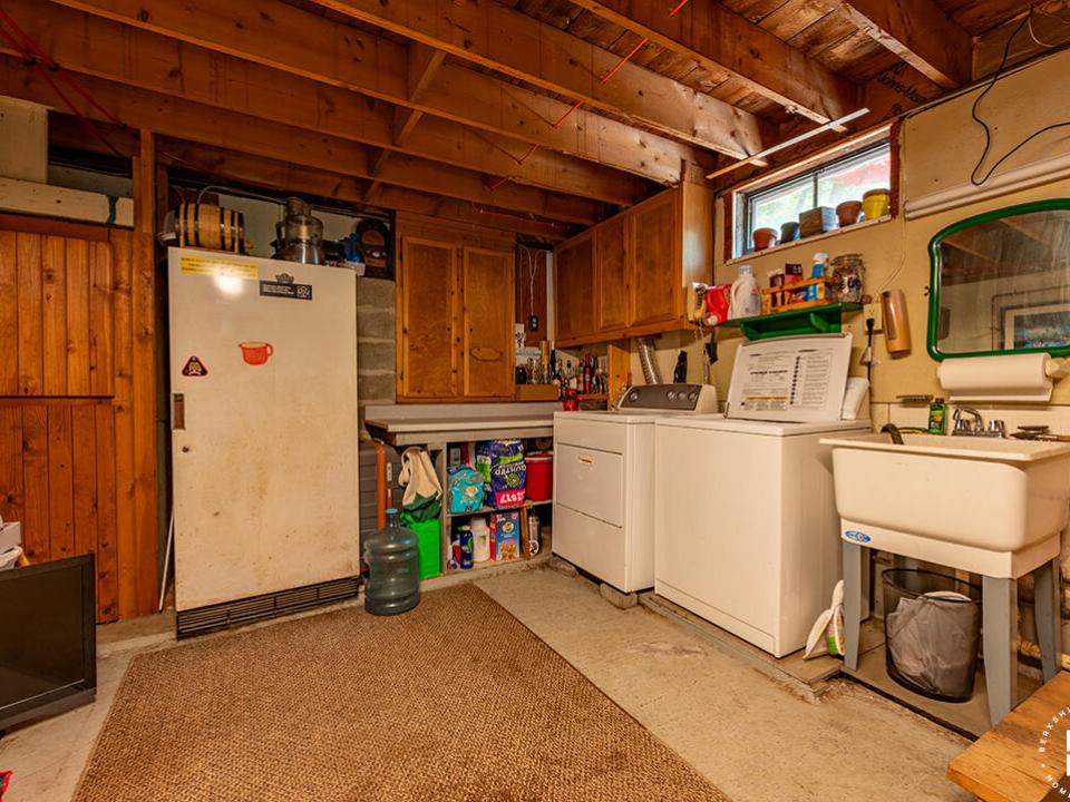 CozySaranacLakeHomeOnJenkins_Laundry