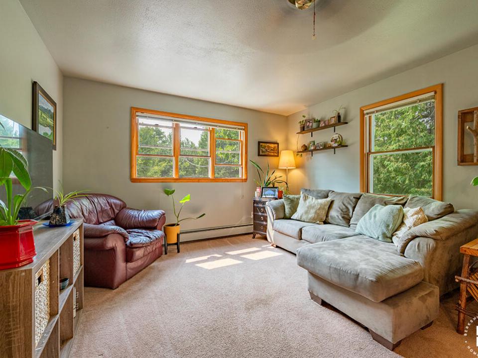 CozySaranacLakeHomeOnJenkins_LR_L