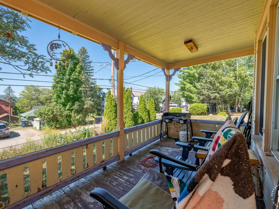 LakePlacidMultifamilyOnParkside_FrontPor