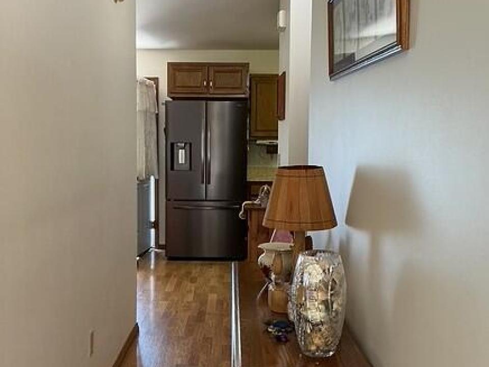 hall to kitchen