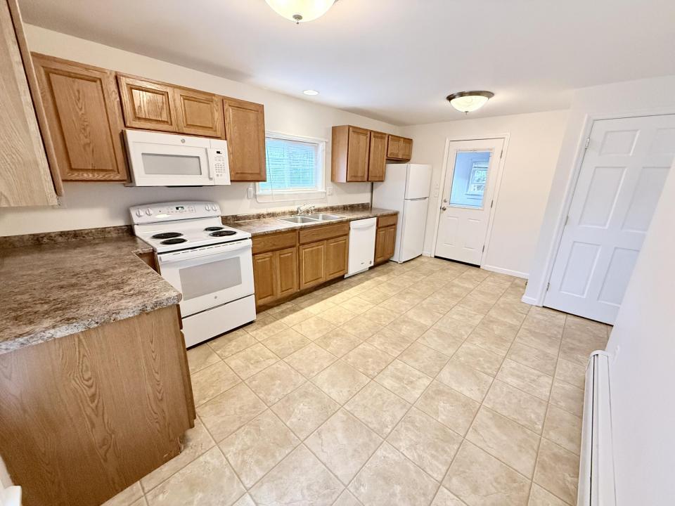 Apt B Kitchen