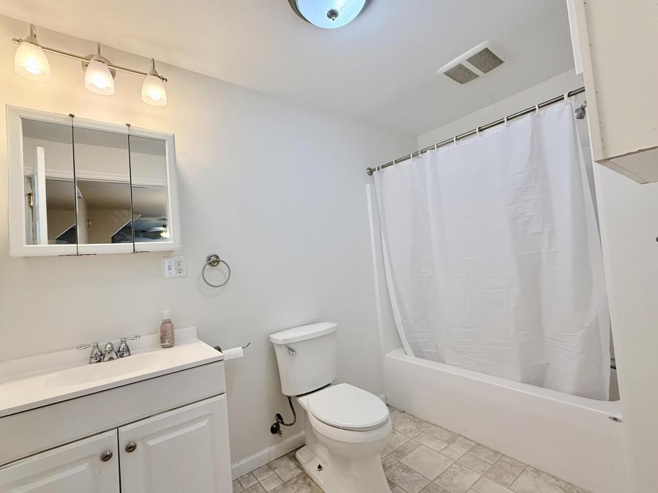 Apt B Bathroom