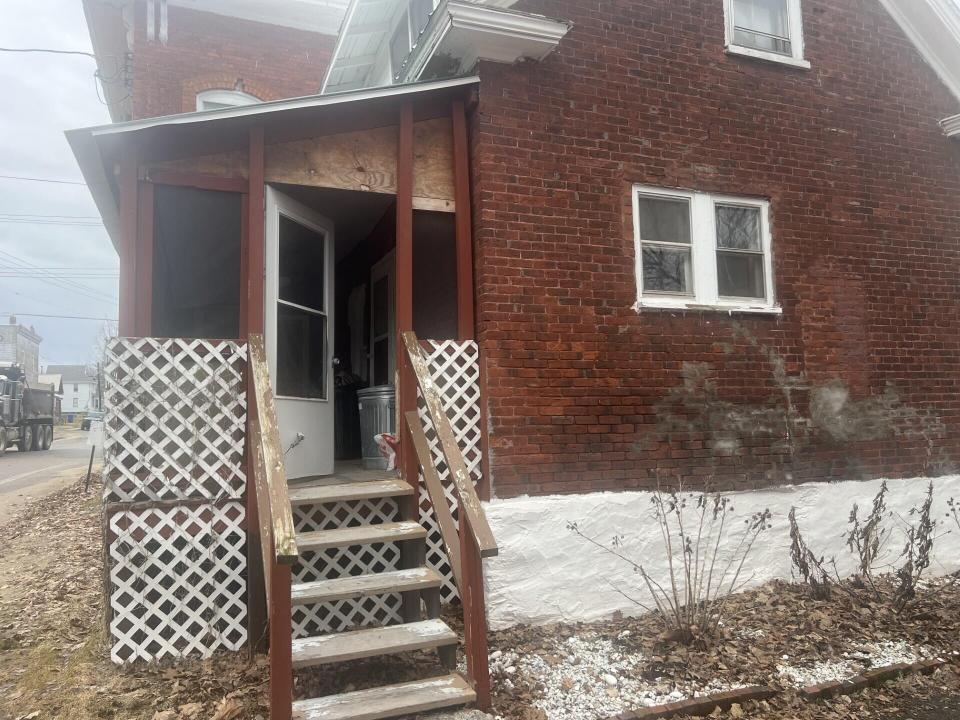 Screened Porch to Apartment
