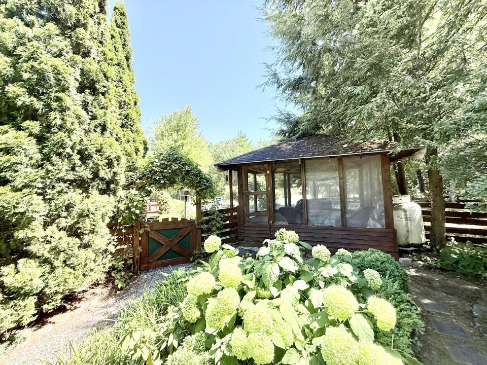 Screen house