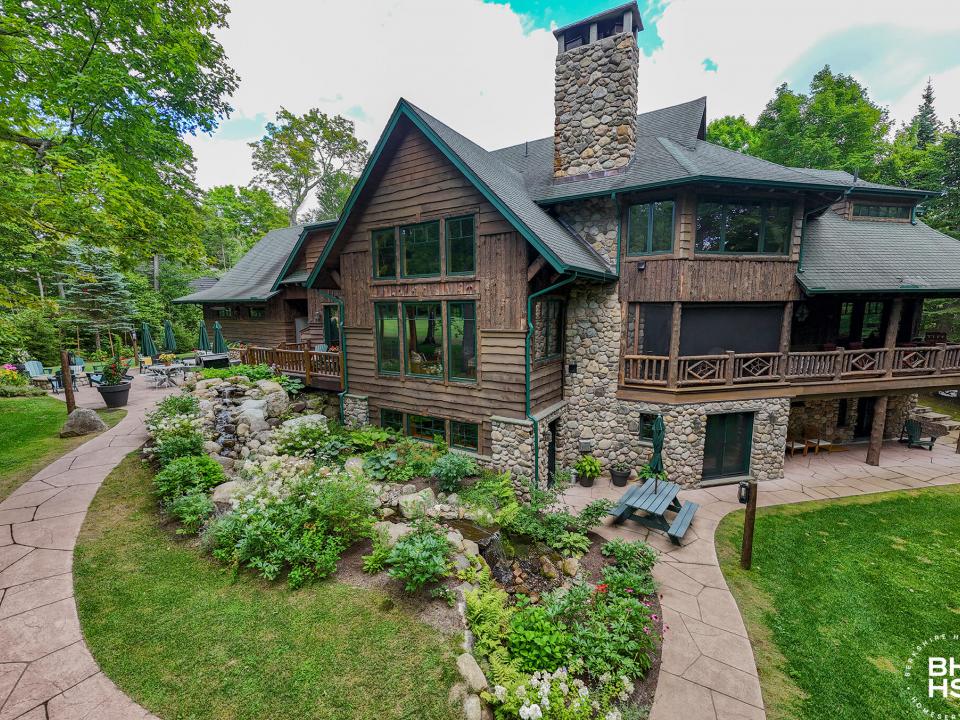 ForsthausInLakePlacid_A_Exterior_Back_R