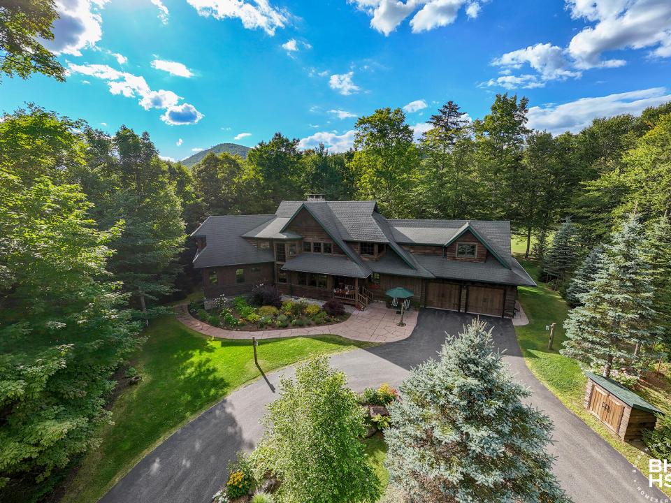 ForsthausInLakePlacid_A_Exterior_Front