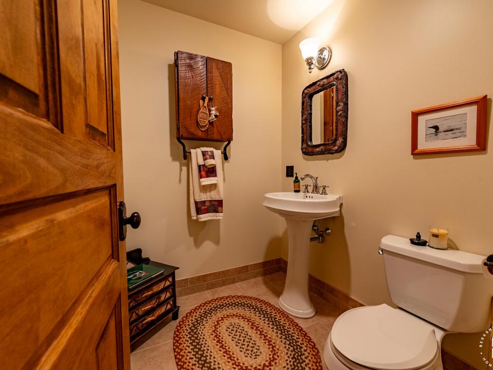 ForsthausInLakePlacid_Bath_Half
