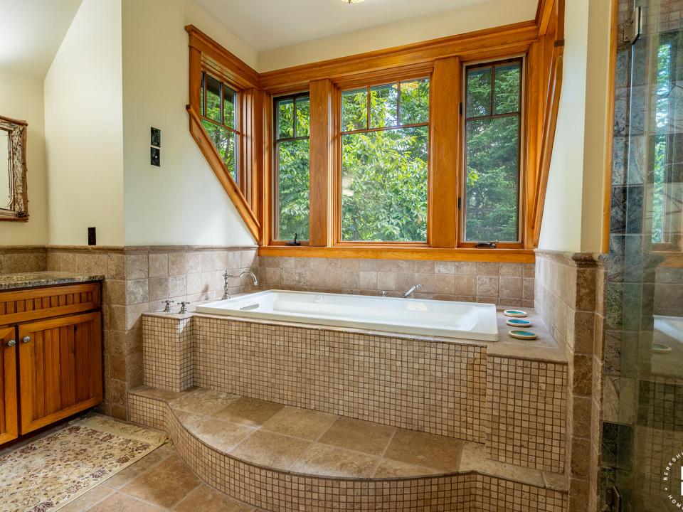 ForsthausInLakePlacid_Bathroom2_Bath