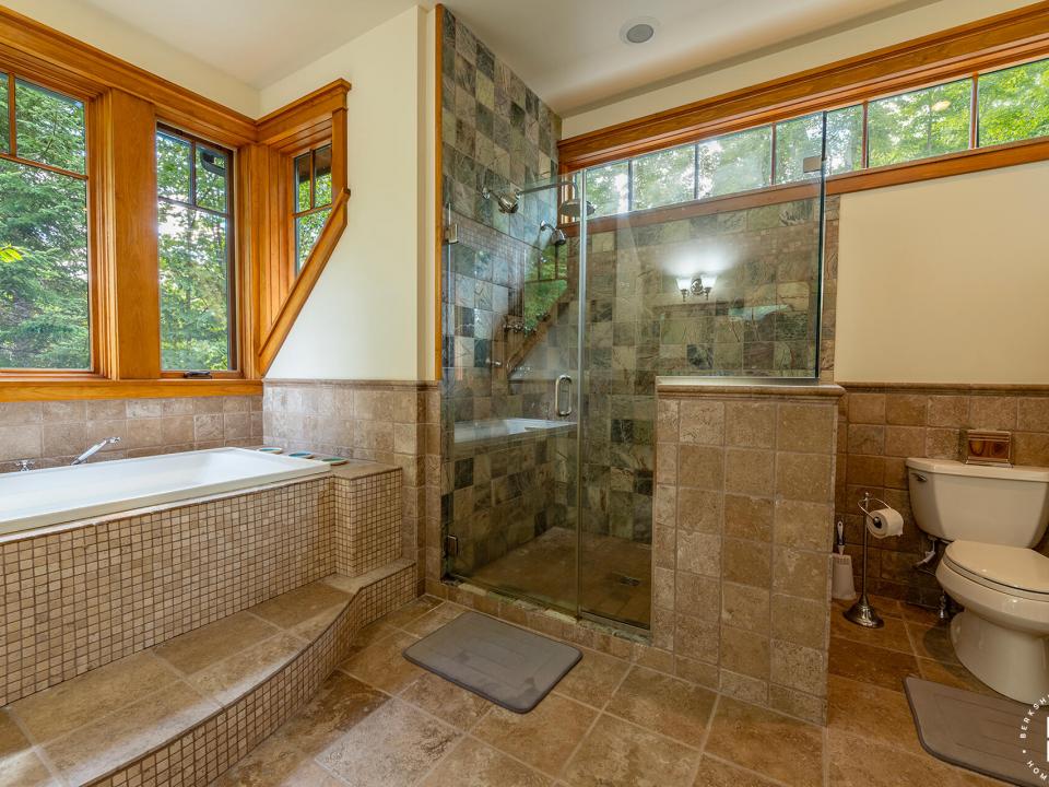ForsthausInLakePlacid_Bathroom2_Shower