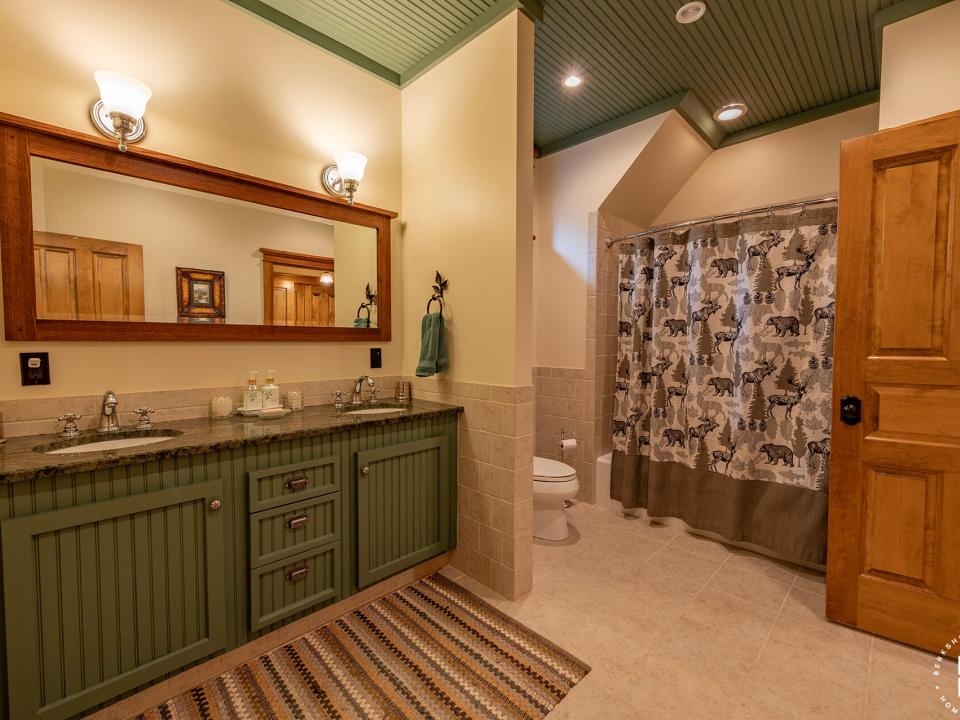 ForsthausInLakePlacid_Bathroom3