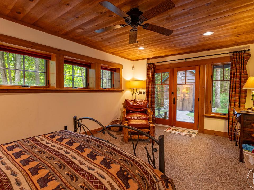 ForsthausInLakePlacid_Bedroom4_Chair