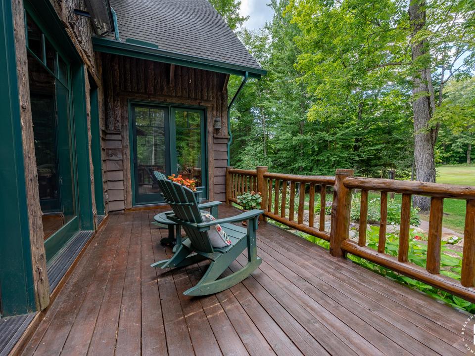ForsthausInLakePlacid_Deck_Near_Patio