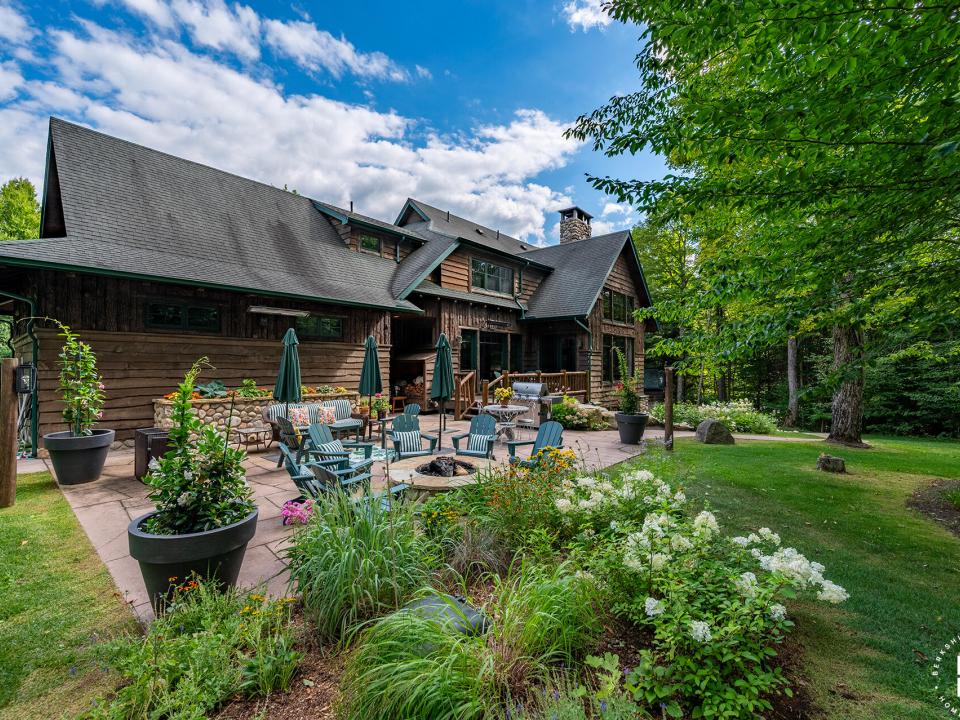 ForsthausInLakePlacid_Exterior_Back_L