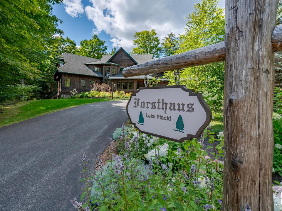 ForsthausInLakePlacid_Exterior_Sign