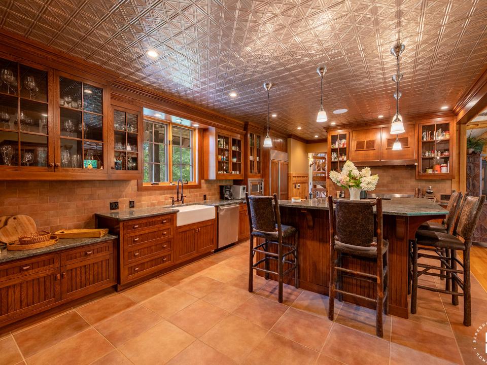 ForsthausInLakePlacid_Kitchen_R