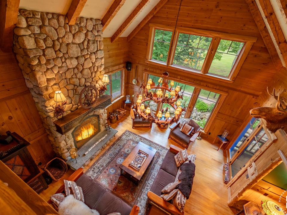 ForsthausInLakePlacid_LivingRoom_Above