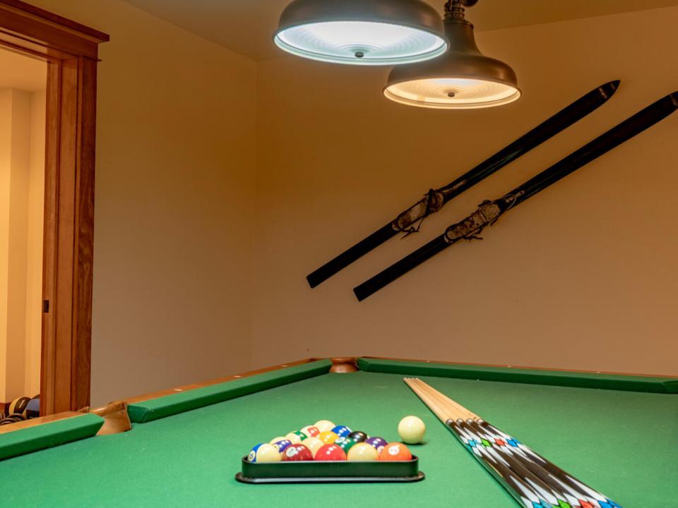 ForsthausInLakePlacid_PoolTable_V