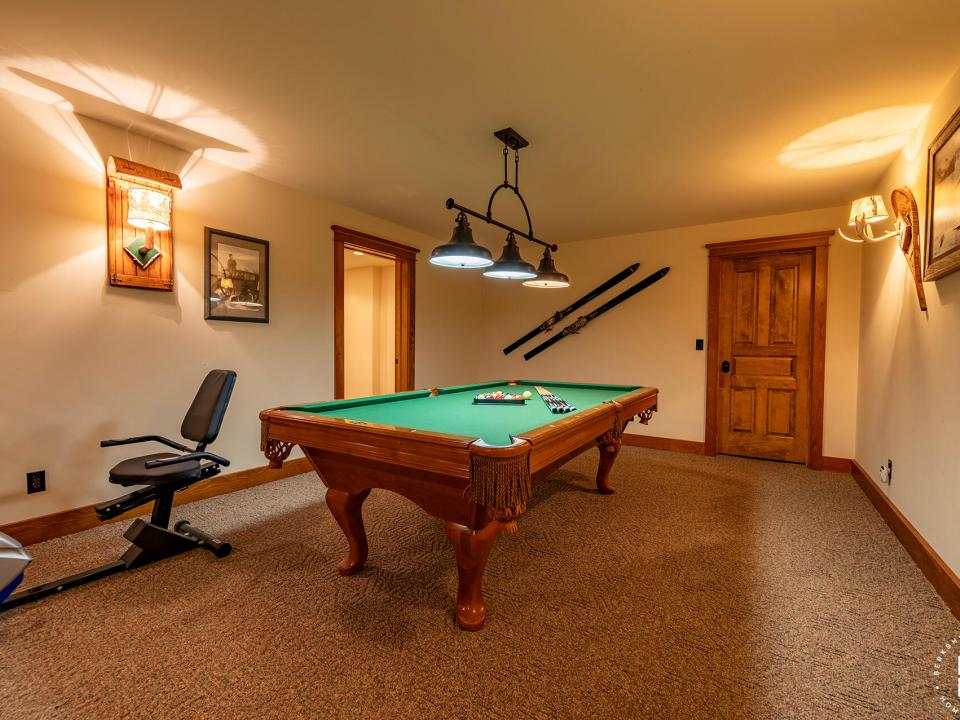 ForsthausInLakePlacid_PoolTable