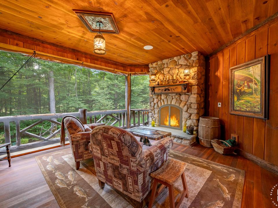 ForsthausInLakePlacid_ScreenedPorch