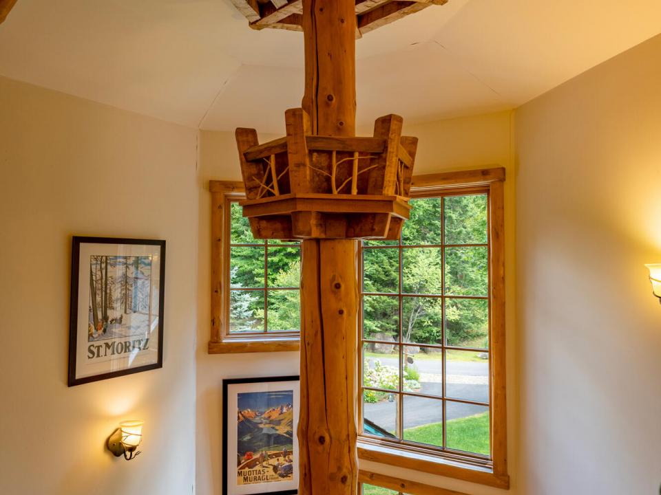 ForsthausInLakePlacid_Stairway_Above
