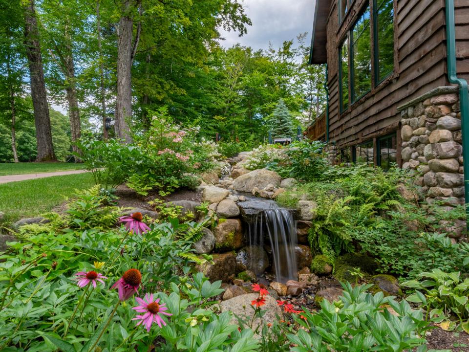 ForsthausInLakePlacid_Waterfall_Bottom