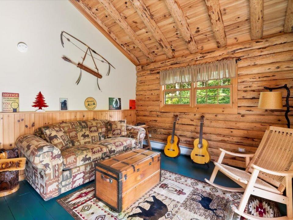 574