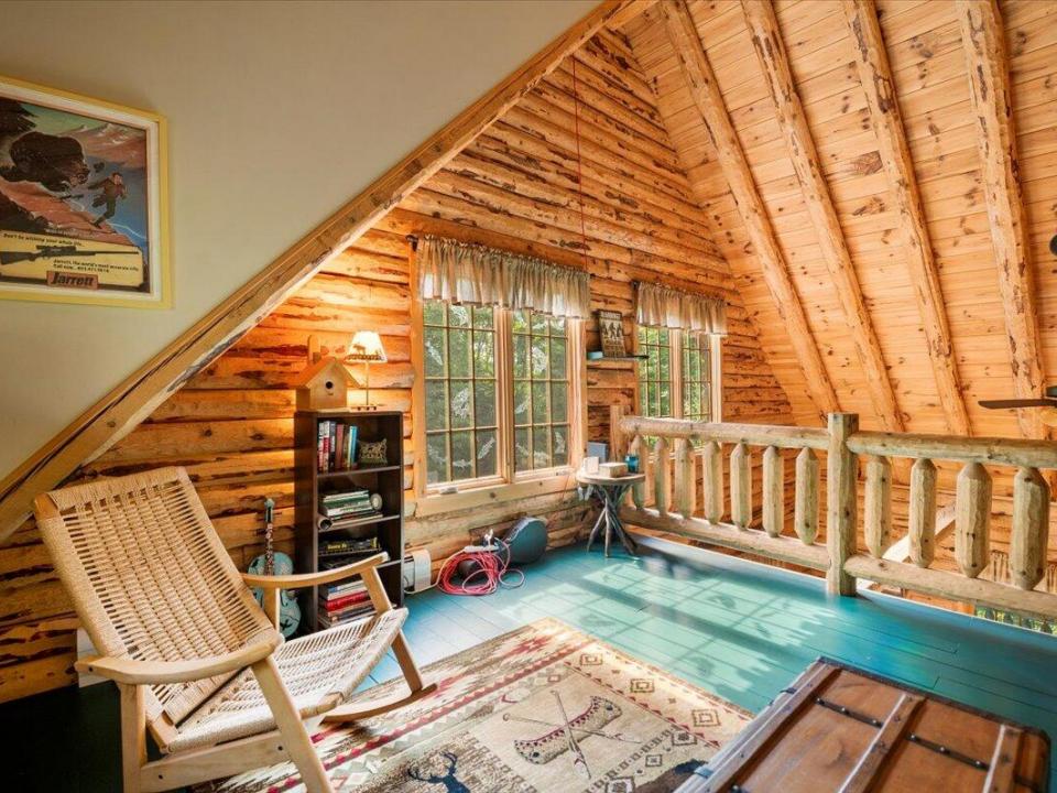 576