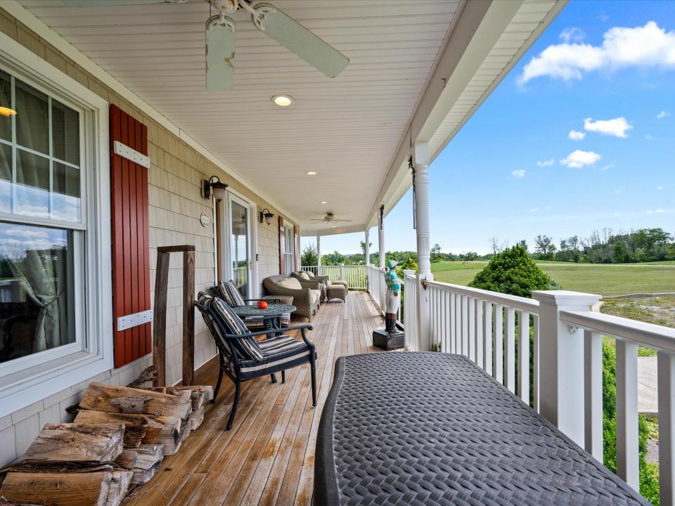 Wrap aroung porch