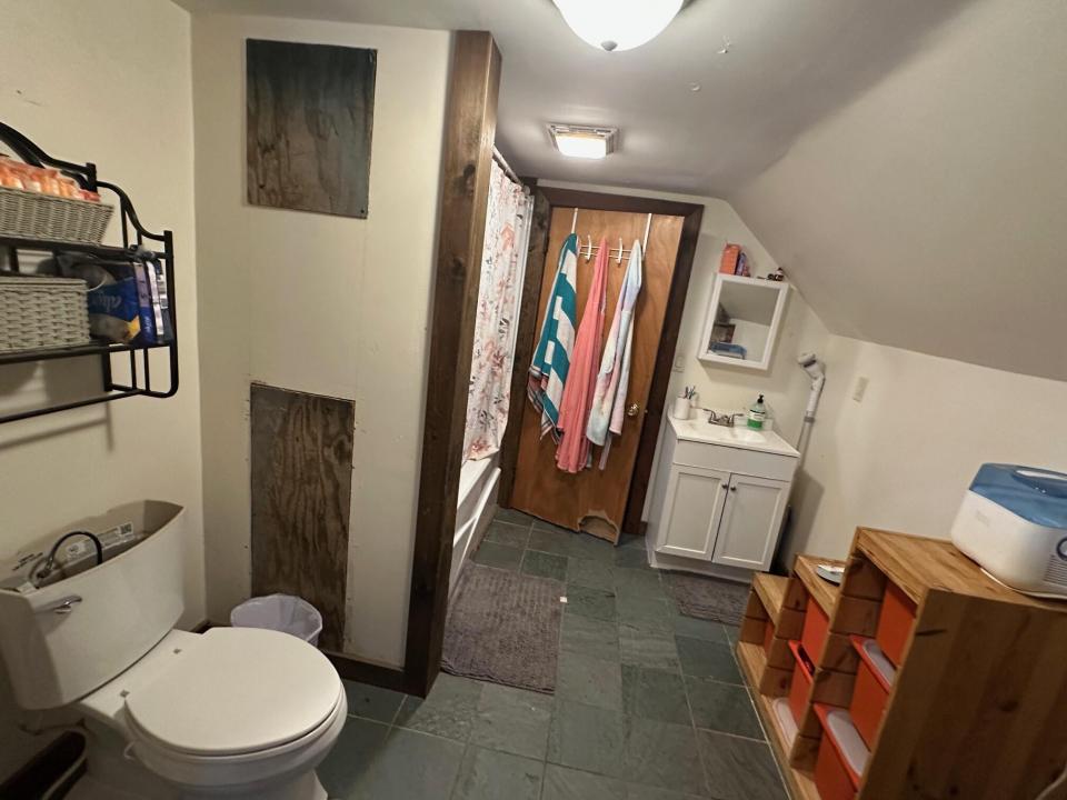 14 Leblanc Lane bath 1