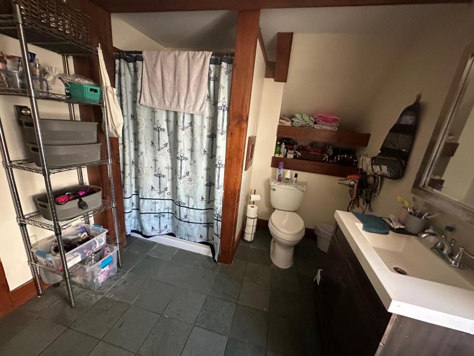 14 Leblanc Lane bath