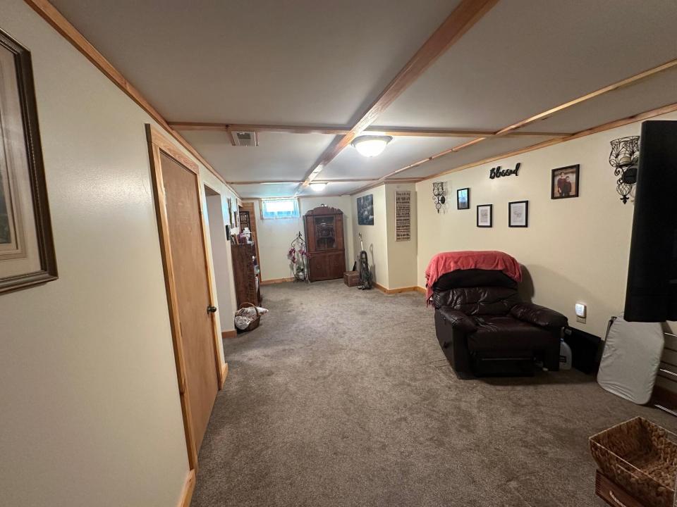 33 North Bend St basement room 2